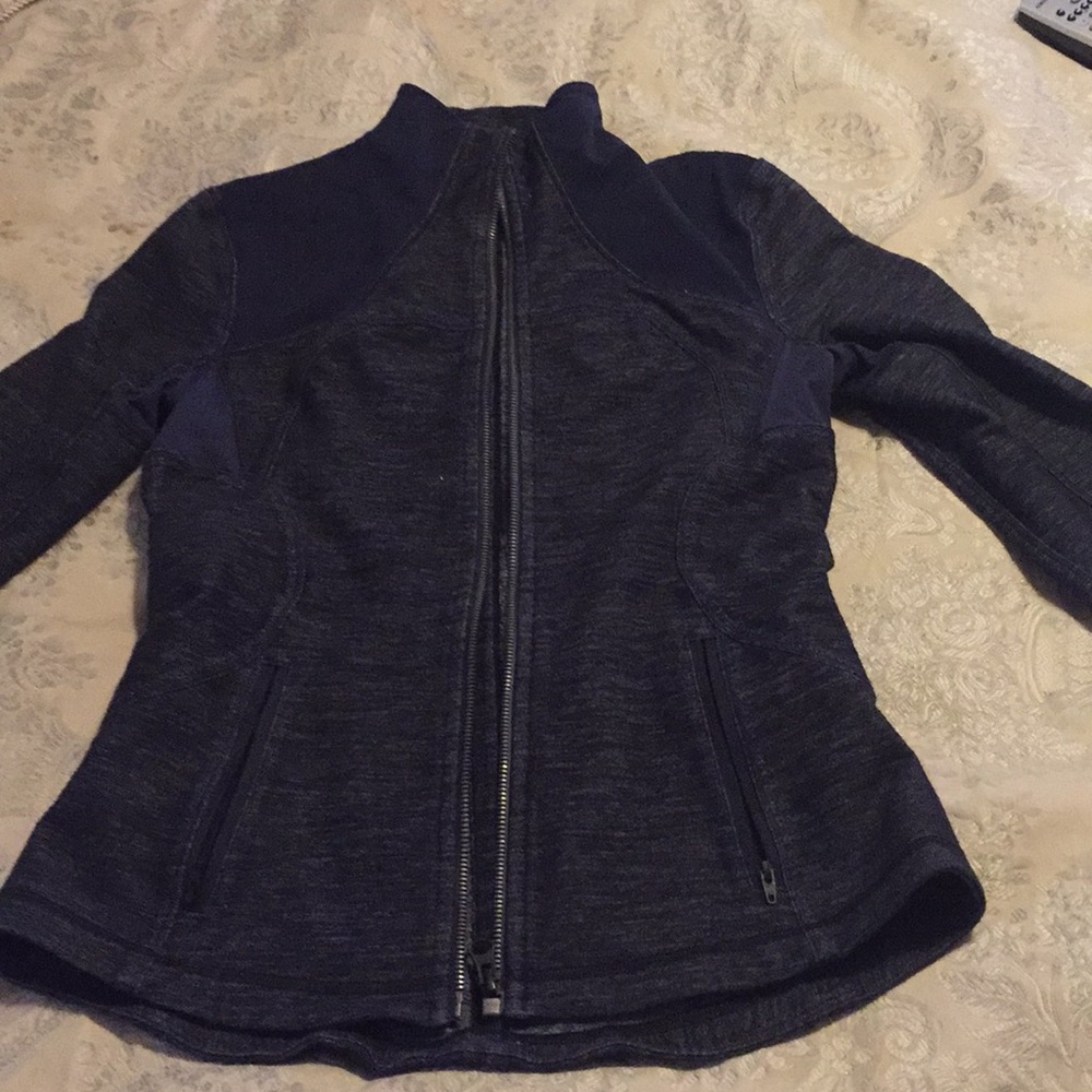 Lulu lemon jacket size 6